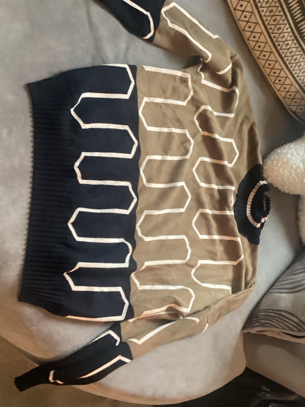 Geometric Crew Neck Sweater in Olive & Black